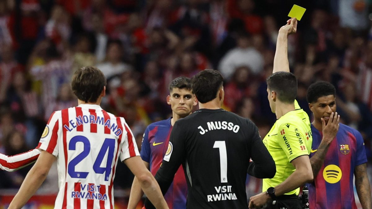 El Atlético de Madrid estalla contra el VAR tras el pisotón de Gerard Martín a Thiago Almada