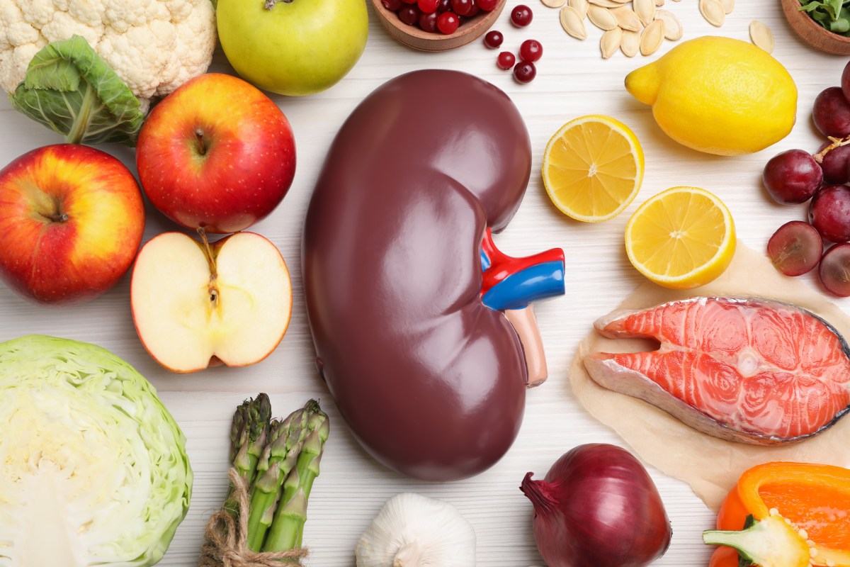 Cómo algunos alimentos sobrecargan tus riñones mientras duermes