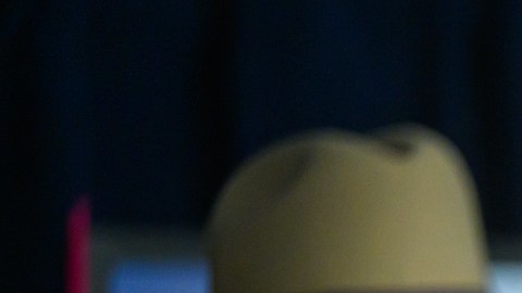 La mandataria neoyorquina defiende su plan como de muy largo alcance, pero varios sectores impulsan medidas más radicales, que implica que las fuerzas del orden no colaboren en lo absoluto con La Migra