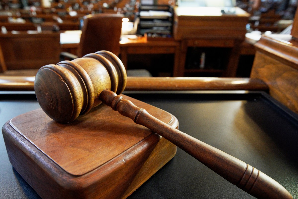 Exmaestro de NYC sentenciado a 150 meses de prisión por delitos de pornografía infantil