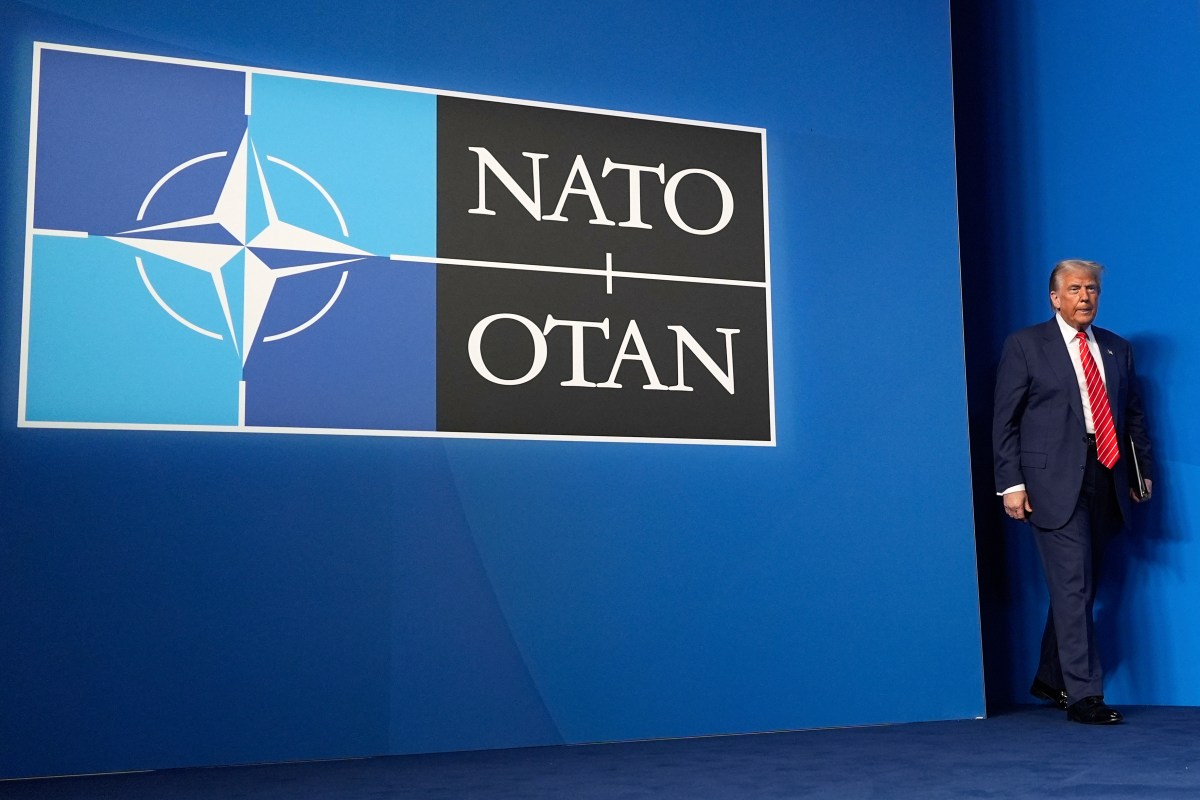 Trump afirma que no descarta retirar a Estados Unidos de la OTAN