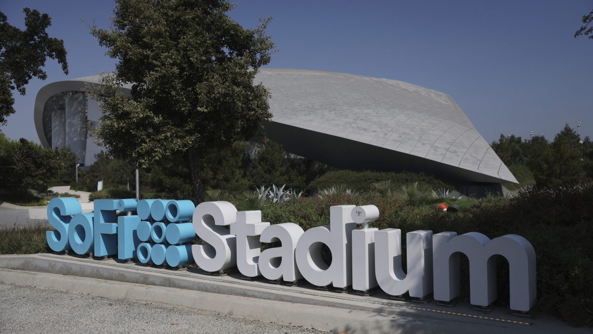 Trabajadores del SoFi Stadium amenazan con huelga por mejoras salariales antes del Mundial 2026