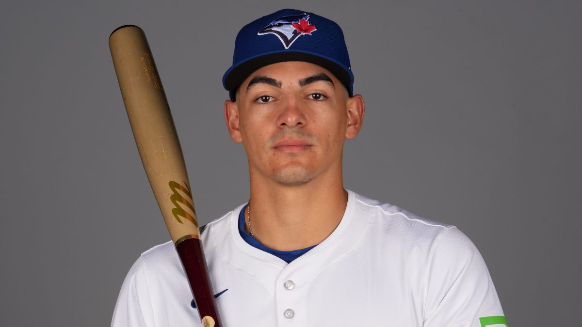 Mexicano Brandon Valenzuela conecta primer jonrón en MLB con Toronto
