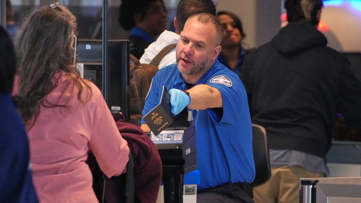 TSA envía alertas al ICE regularmente desde inicio del mandato de Trump