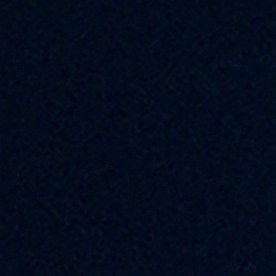 El presidente Donald Trump simula apuntar con un rifle de francotirador mientras habla con periodistas en la sala de prensa James Brady de la Casa Blanca, el lunes 6 de abril de 2026, en Washington.