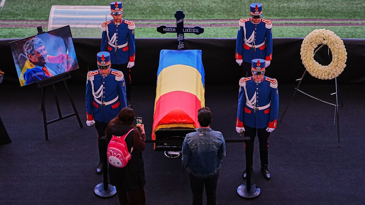 Mircea Lucescu fue despedido con honores de Estado en Rumanía