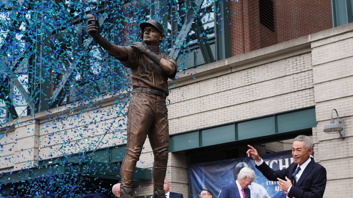 MLB: Develan estatua defectuosa de Ichiro Suzuki en Seattle [Video]