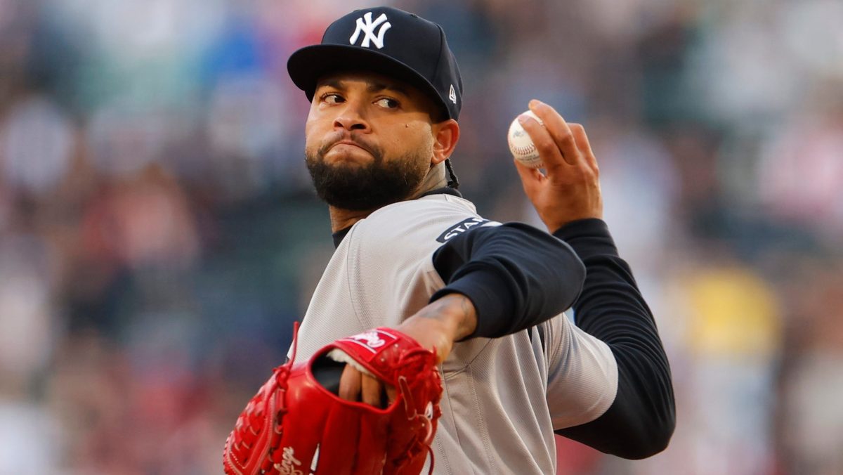 Dominicano Luis Gil comandó blanqueo de Yankees ante Red Sox en Fenway Park