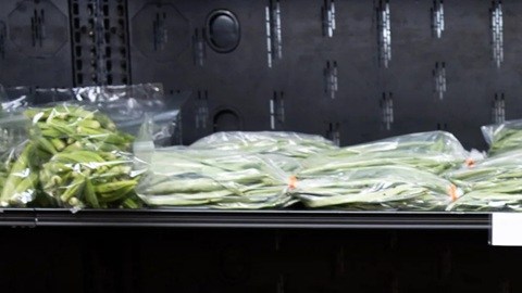 Aunque la inflación se moderó a 2.5% en febrero, el efecto acumulado de precios altos sigue pesando en los hogares.
