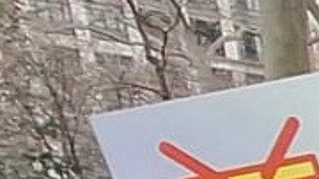 Bodegueros de NYC temen que tiendas comunales promovidas por el alcalde Mamdani afecten sus negocios.