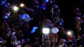 El grupo surcoreano reunió a miles de seguidores en Corea del Sur bajo la lluvia antes de iniciar su recorrido internacional