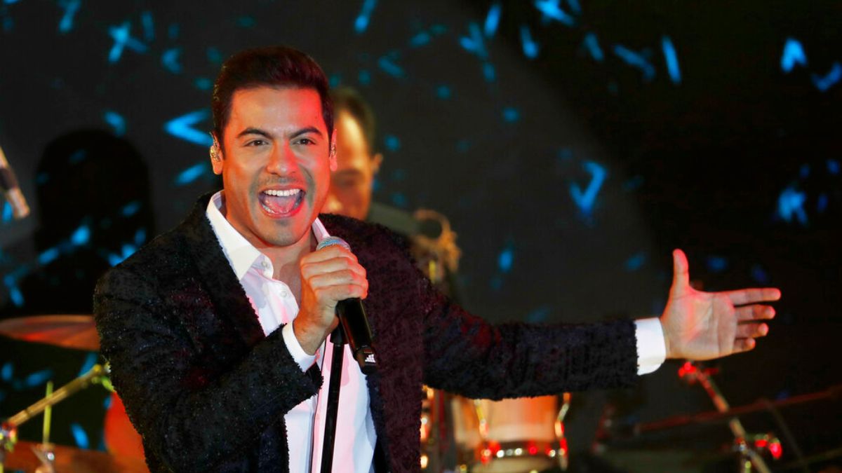 Carlos Rivera lleva al mariachi un tema de Taylor Swift