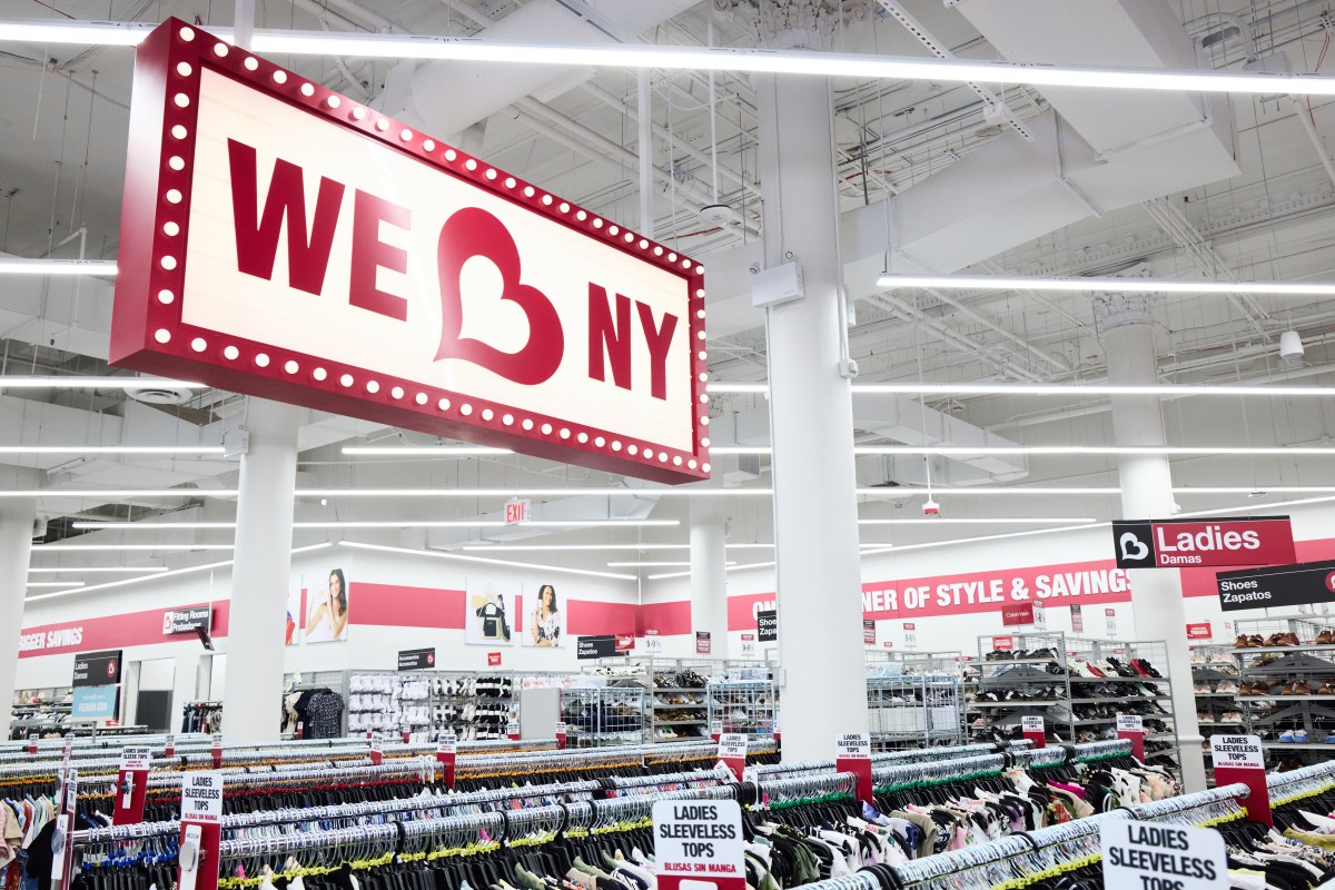 Burlington inaugura su tienda insignia en Nueva York con donación a escuelas públicas