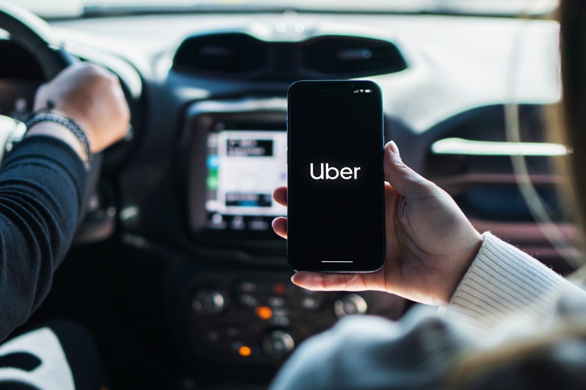 Conductores de Uber, Lyft y DoorDash enfrentan otro golpe por la gasolina