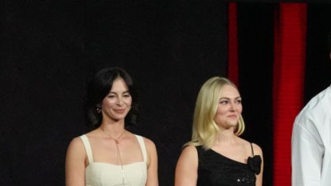 Los actores Kiki Seto, AnnaSophia Robb, Stephan James, Anthony Ippolito y el director Peter Farrelly