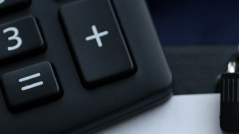 Entender cómo se calcula el reembolso permite anticipar mejor el dinero disponible y evitar sorpresas.