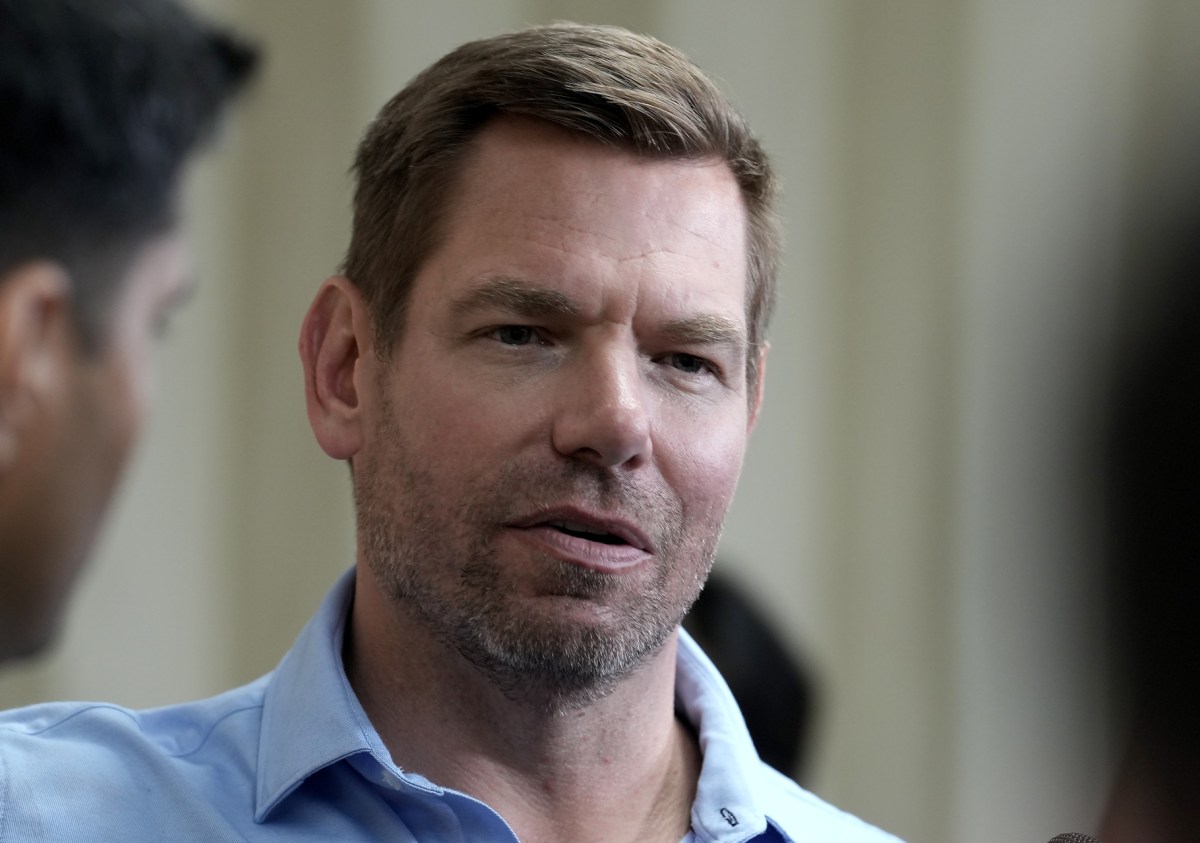 Investigan a congresista demócrata Eric Swalwell por presunta conducta sexual inapropiada