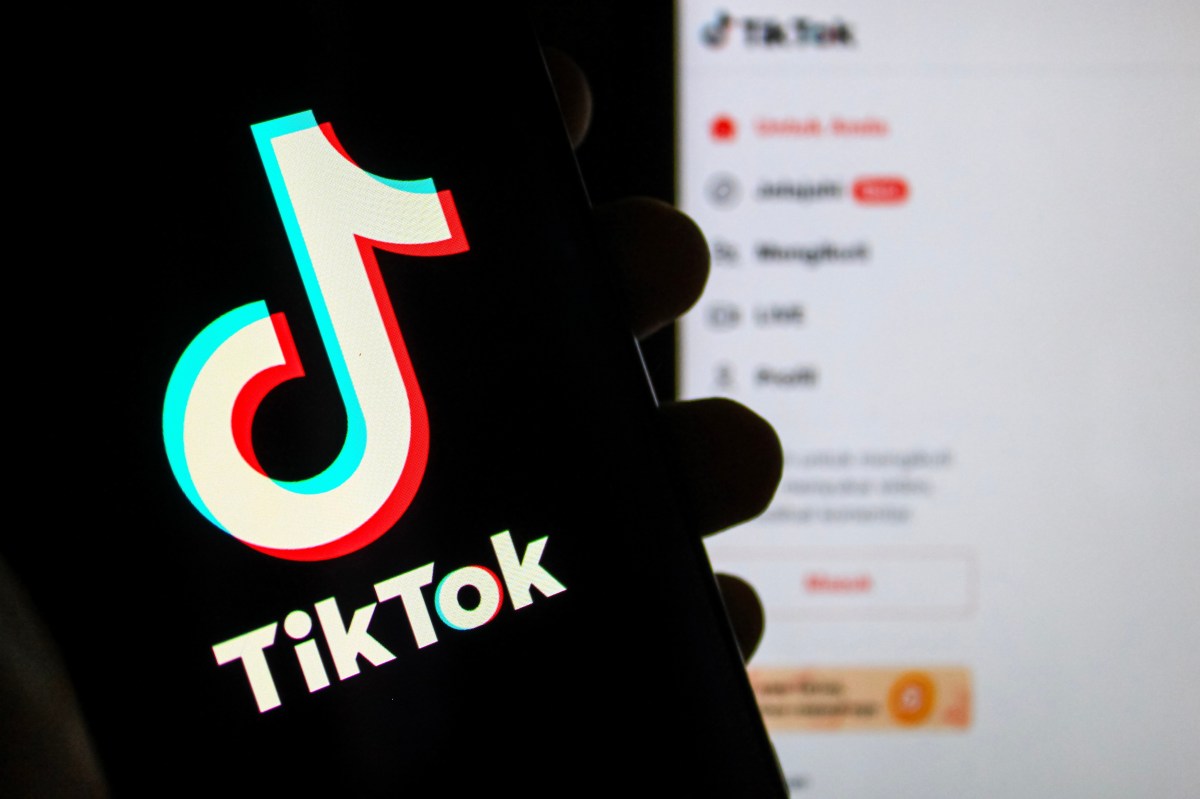 Hombre gana $500 mil en la lotería tras ver videos en TikTok
