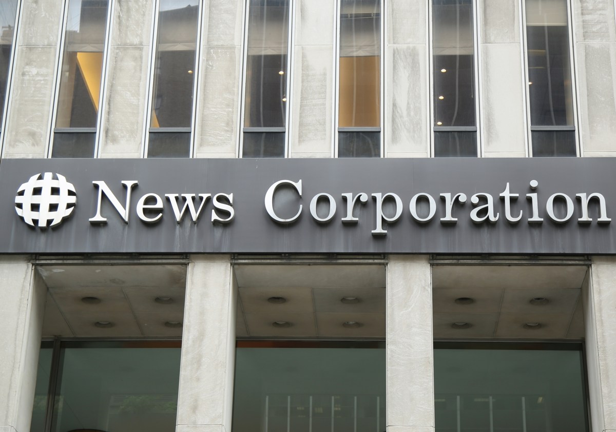Juez desestima demanda de Trump contra The Wall Street Journal por caso Epstein