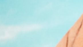 El australiano encabeza la nueva visión creativa de la firma para su perfume emblemático