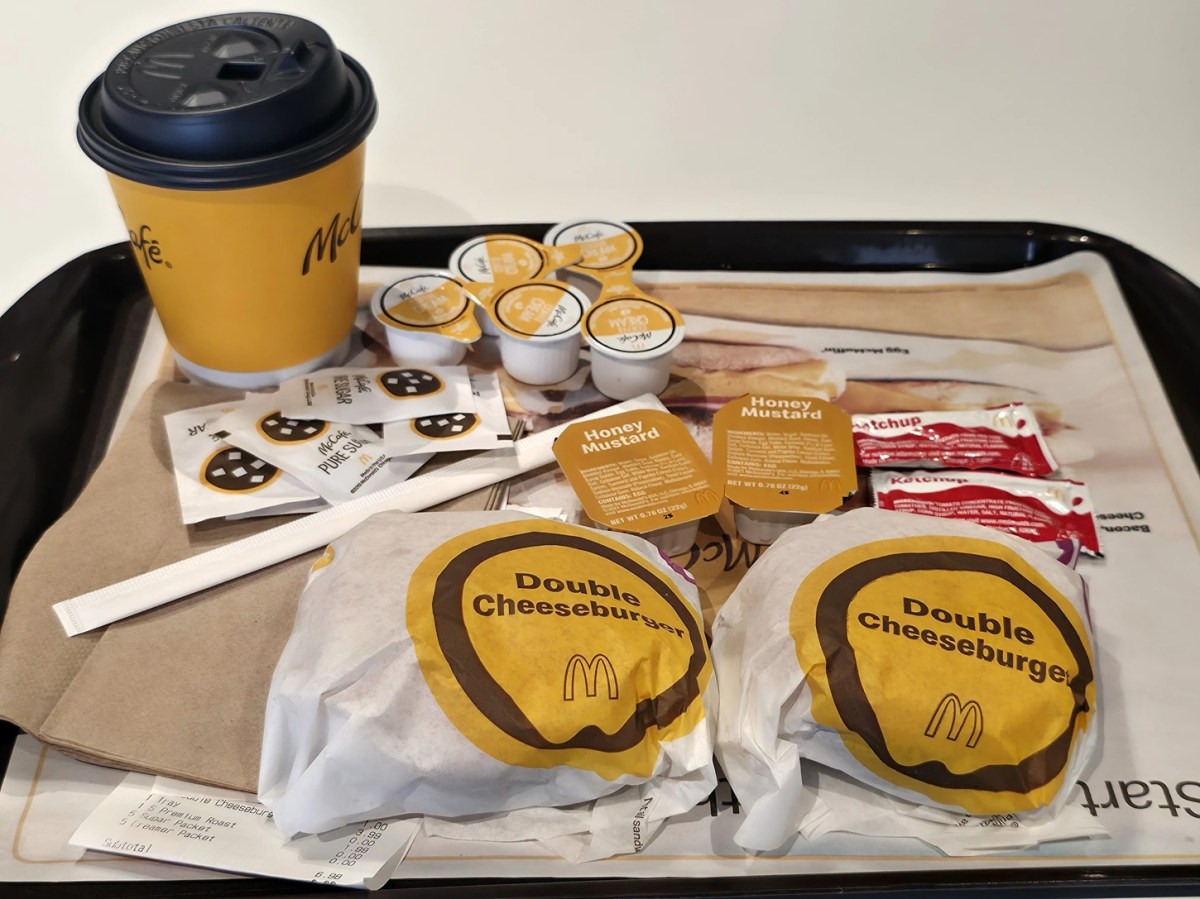 Comida rápida en EE.UU. lanza menús desde $5 por caída en consumo