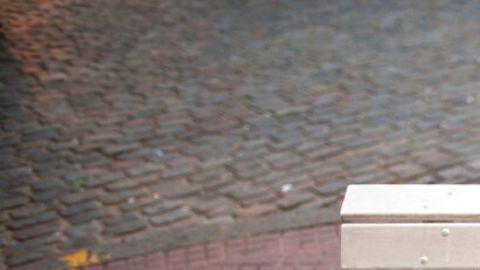 La ilustración destaca una escena íntima que conecta con el espíritu original del personaje