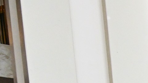 Dos murales de Marc Chagall están en venta para compensar el déficit.