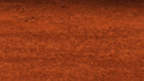 Jannik Sinner, de Italia, devuelve la pelota a Benjamin Bonzi, de Francia, durante el torneo de tenis Madrid Open en Madrid, el viernes 24 de abril de 2026.