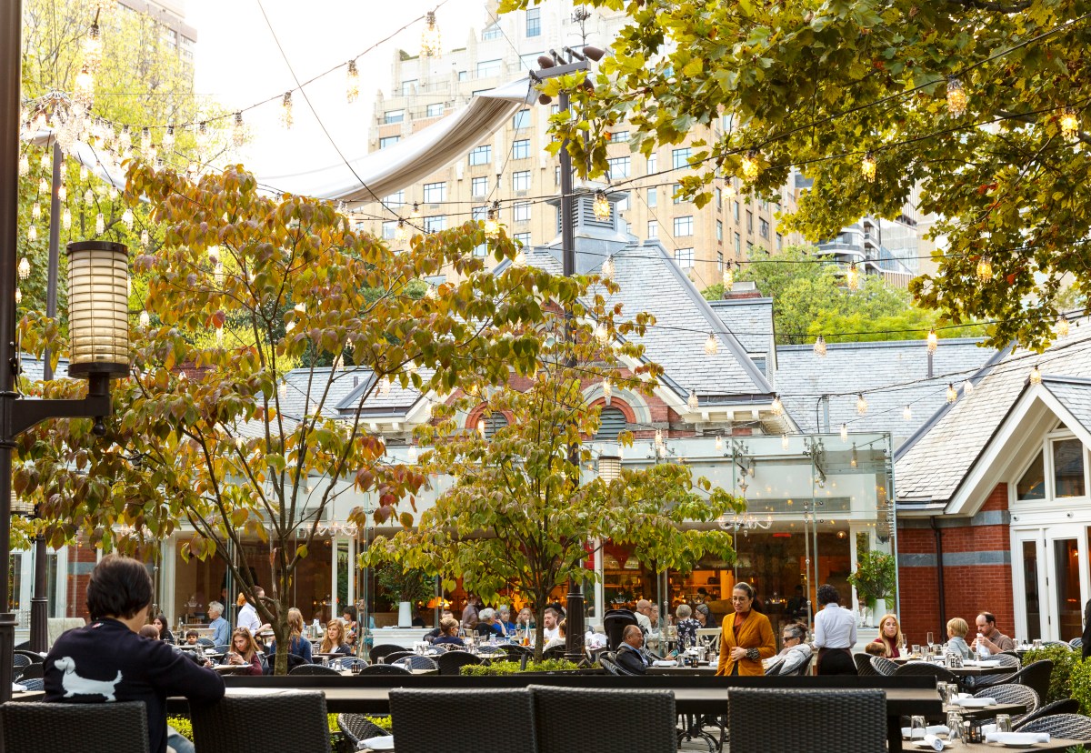 Tavern on the Green lanza nuevo libro de cocina que lleva su legado culinario a casa 