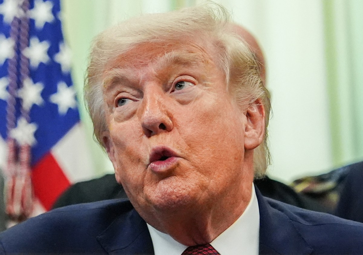 Trump afirma que Irán no puede “chantajear” a EE.UU. con el estrecho de Ormuz