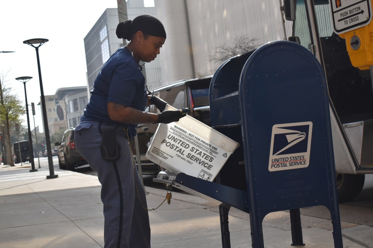 USPS advierte que podría quedarse sin fondos en 2027 y prevé cambios en el servicio