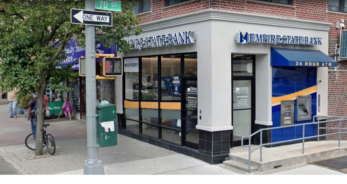 FBI: hombre armado robó banco donde trabajaba su novia en Nueva York