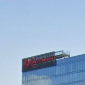 Casino Resorts World New York City y hotel Hyatt Regency JFK Airport en Queens.