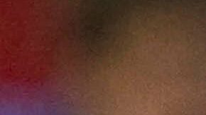 Garret Anderson, de los Angelinos de Los Ángeles, observa la pelota tras conectar un jonrón de dos carreras contra los Azulejos de Toronto en la séptima entrada de un partido de béisbol en Anaheim, California, el viernes 4 de julio de 2008. Imagen de archivo.