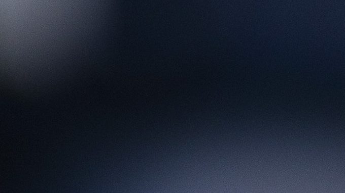 En esta foto de archivo del 8 de noviembre de 2019, el presidente del FC Barcelona, ​​Josep Bartomeu, hace una pausa durante una entrevista con Associated Press en el estadio Camp Nou de Barcelona.