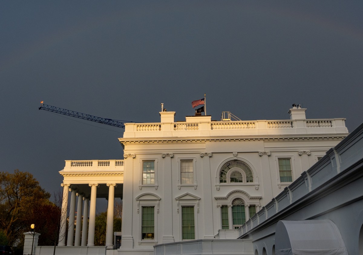 Trump pide frenar fallo que bloquea construcción de salón de baile en la Casa Blanca