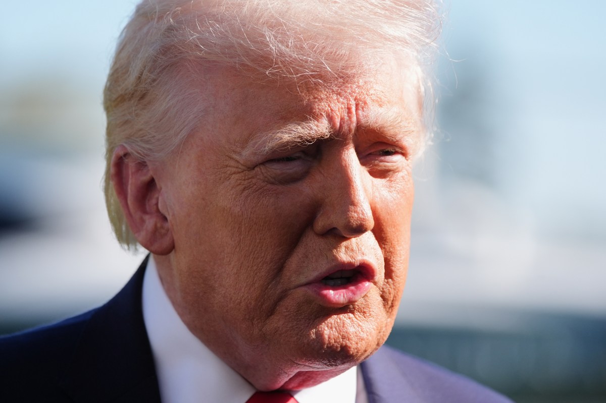 Trump advierte a China que tendrá grandes problemas si envía armas a Irán