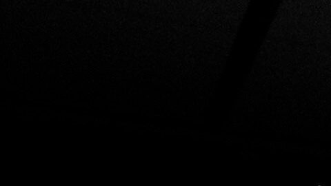 El público observa al noruego Casper Ruud enfrentarse al español Rafael Nadal en la pista Philippe Chatrier —conocida como la pista central—, durante el partido final del torneo de tenis del Abierto de Francia en el estadio Roland Garros, el 5 de junio de 2022 en París.