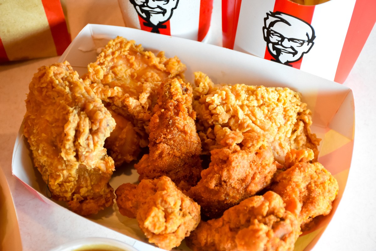 Qué hace KFC con el pollo que sobra al final del día
