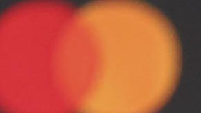 El delantero del Barcelona Lamine Yamal, durante la rueda de prensa ofrecida este lunes en el estadio Metropolitano, en la víspera del partido de vuelta de cuartos de final de la Liga de Campeones que disputan ante el Atlético de Madrid.