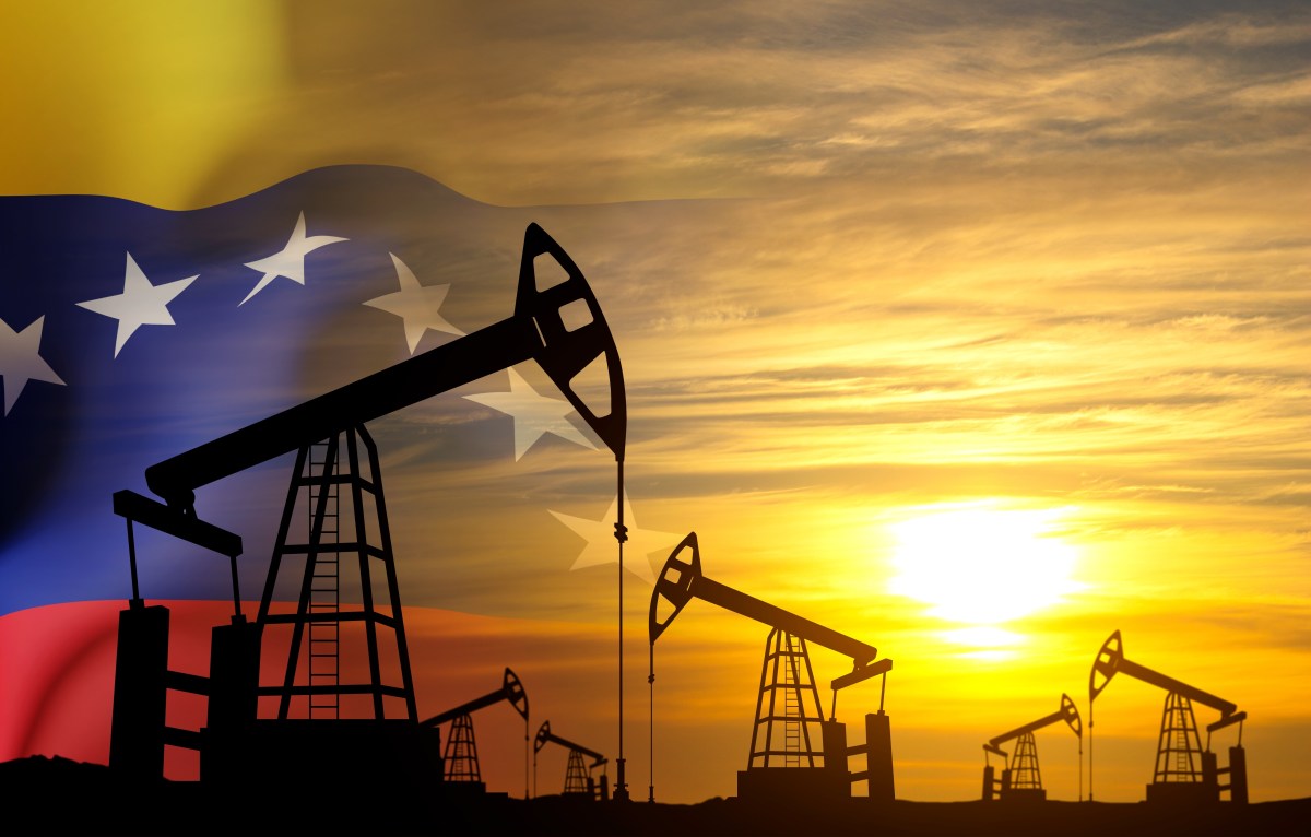 Chevron afirma que las importaciones de petróleo venezolano están ayudando a frenar los precios de la gasolina