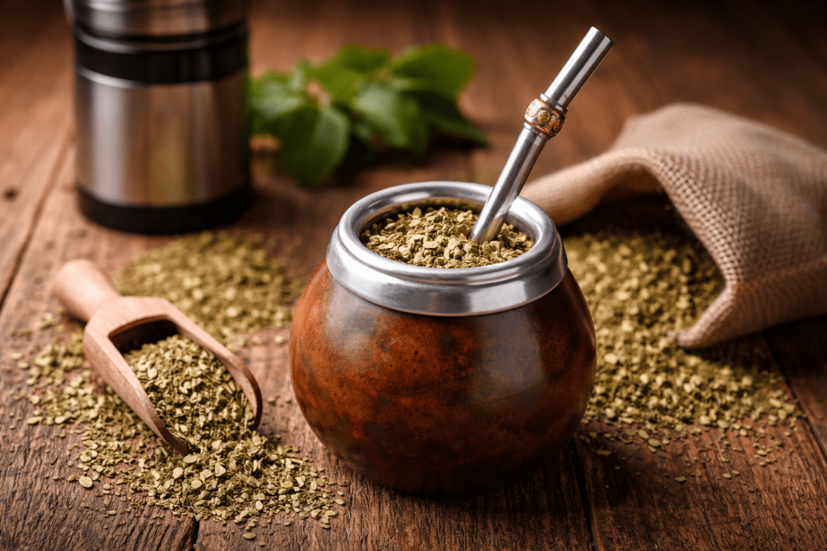 Energía natural y antioxidantes: 10 beneficios de la yerba mate, la bebida de Messi