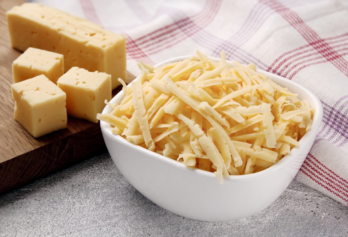 Raw Farm retira del mercado lotes de queso cheddar crudo vinculado a brote de E. coli