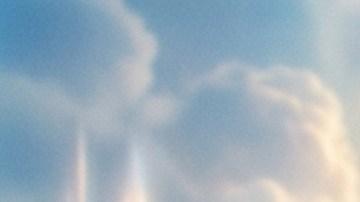 En '1 Tesalonicenses 4:13-18', el apóstol Pablo consuela a los creyentes al afirmar que se reunirán con quienes “durmieron en Cristo”.