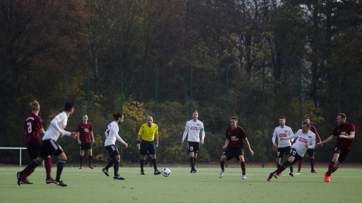 Sicarios asesinan a tiros a un árbitro en pleno partido en Ecuador