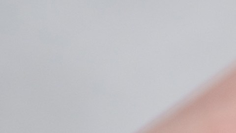 El sildenafilo, componente activo del viagra, actúa dilatando los vasos sanguíneos para mejorar el flujo de sangre y la erección.