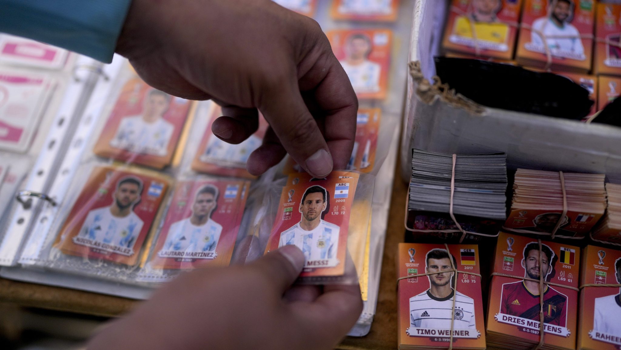 FIFA se divorcia de Panini tras 60 años y acuerda con Fanatics a partir de 2031