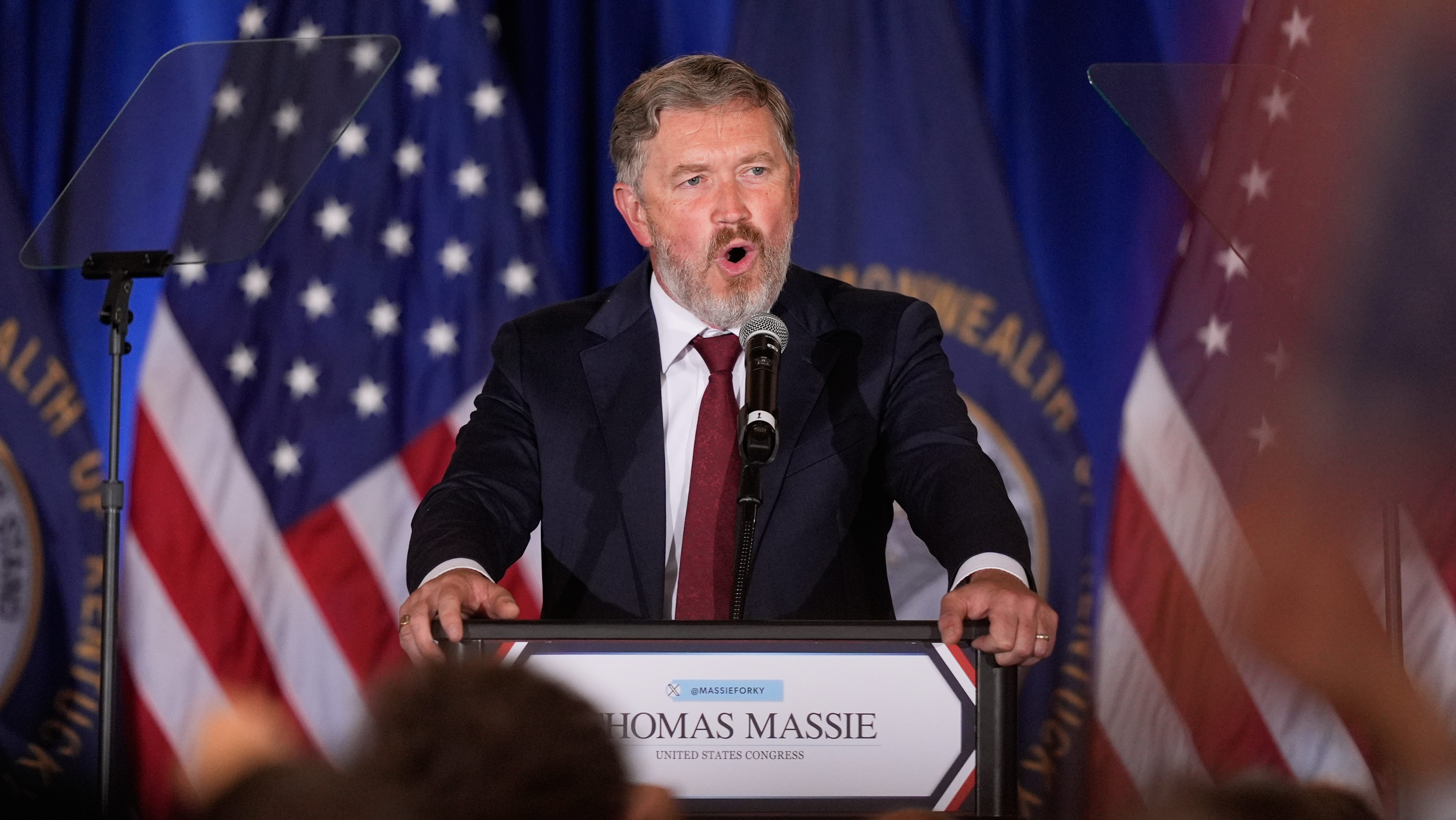 Massie compara salón de baile de Trump con el Imperio Romano tras su ...