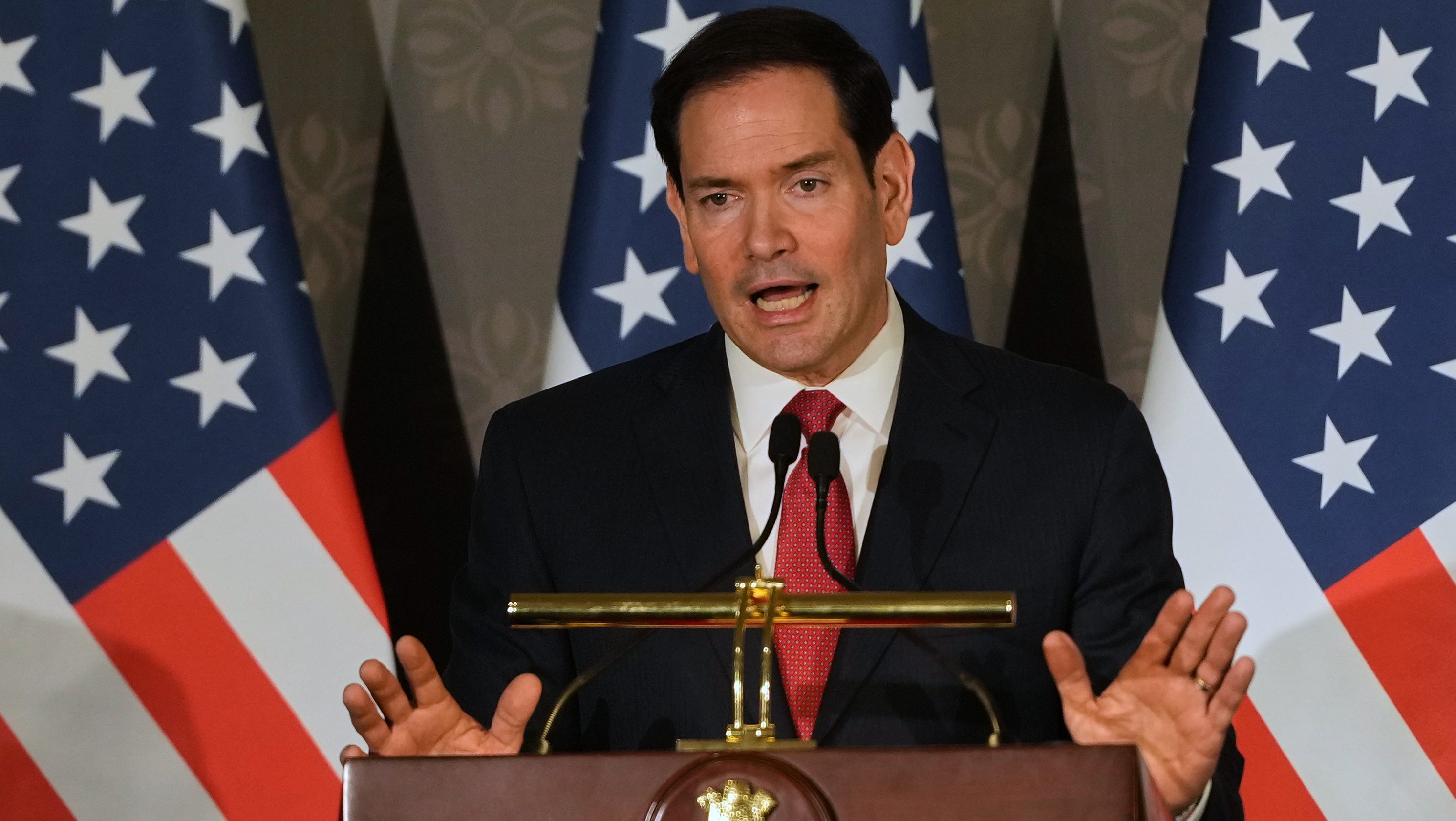 Rubio exige que Irán renuncie permanentemente a las armas nucleares para firmar el acuerdo