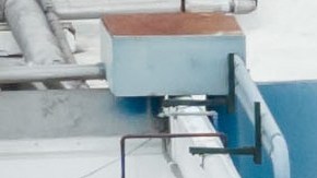 El domingo 24 de mayo de 2026, se roció agua sobre un tanque dañado en GKN Aerospace, en Garden Grove, California, luego de que el tanque, que contenía un producto químico utilizado para fabricar piezas de plástico, se sobrecalentara el jueves.